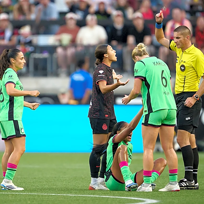 USWNT star Sophia Wilson shown red card for hair pull in NWSL match