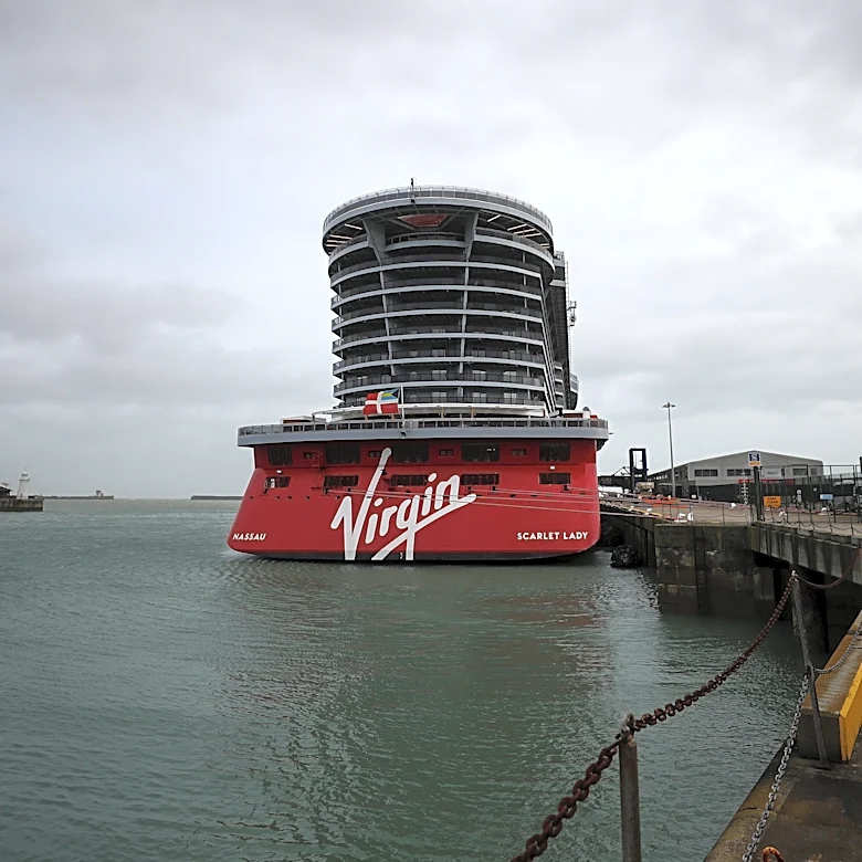Cruise ship breaks from moorings amid 'unseasonably high winds'
