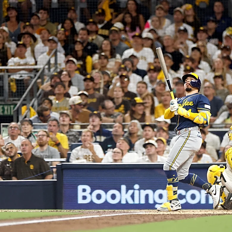William Contreras' home run gets Brewers back into NLDS Game 3 vs. Padres