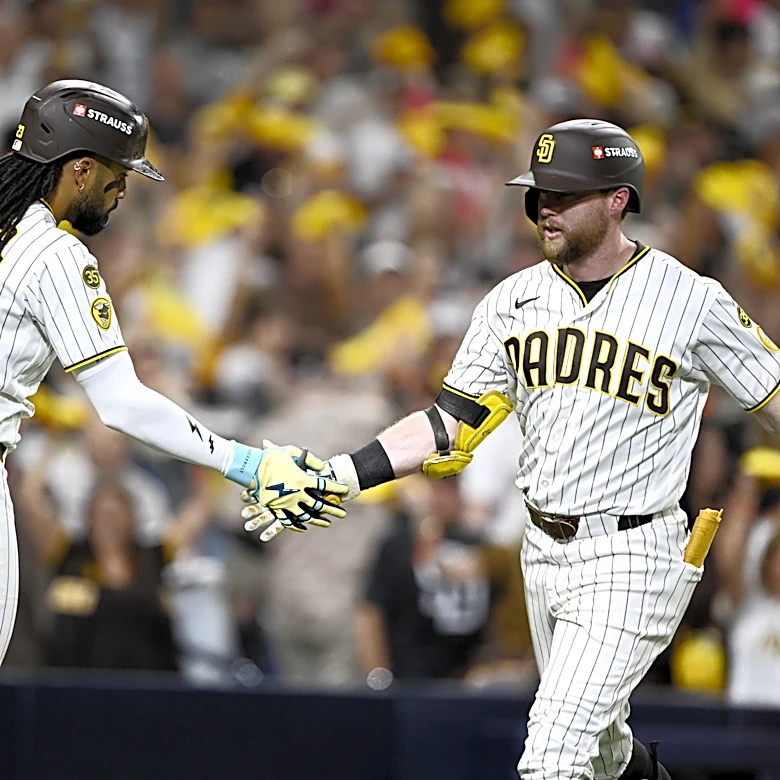 Jake Cronenworth hits solo HR to put Padres ahead of Brewers in NLDS Game 3