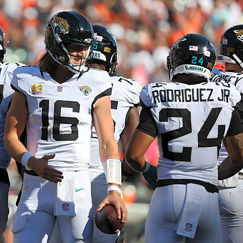 Eagles at Jaguars: Predictions, picks and odds for NFL Week 5 game