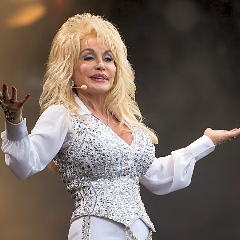 Dolly Parton's nephew accused of using barbed wire to avoid being served