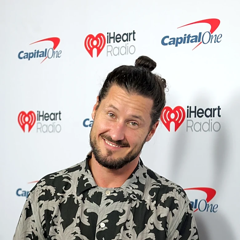 'DWTS' pro Val Chmerkovskiy defends controversial hairstyle