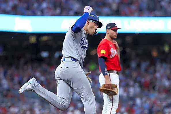 Kiké Hernández's latest heroics puts him among MLB postseason legends