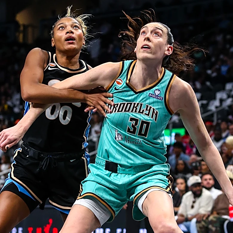 Liberty on brink despite Stewart's record-setting Game 2 performance