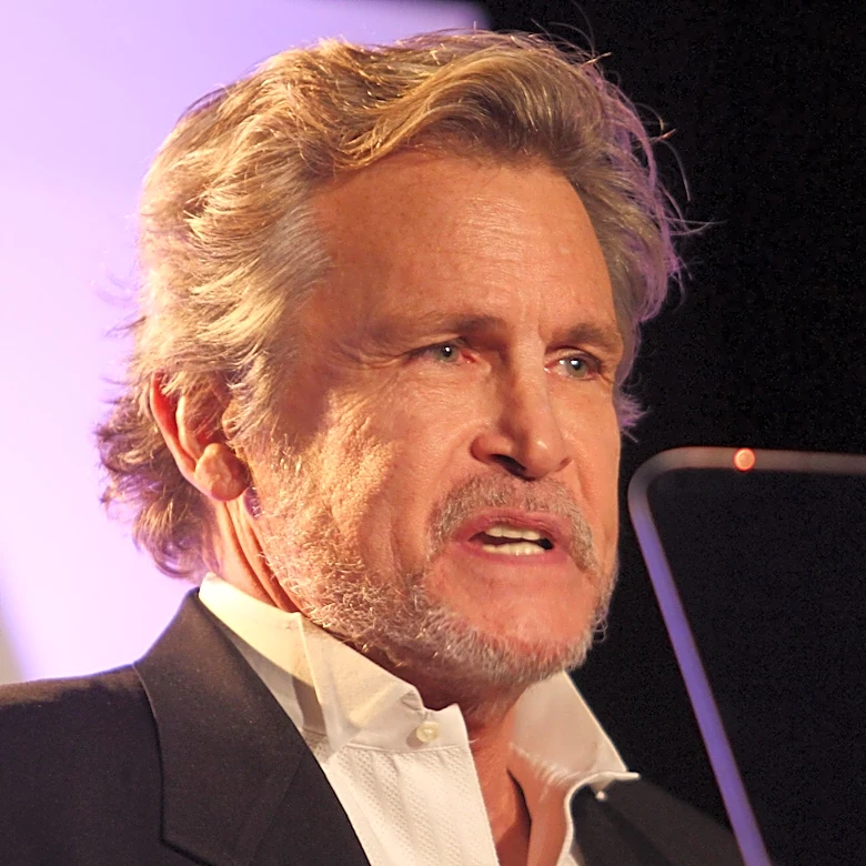 Michael Kearns, actor who made history with HIV reveal, dies at 76