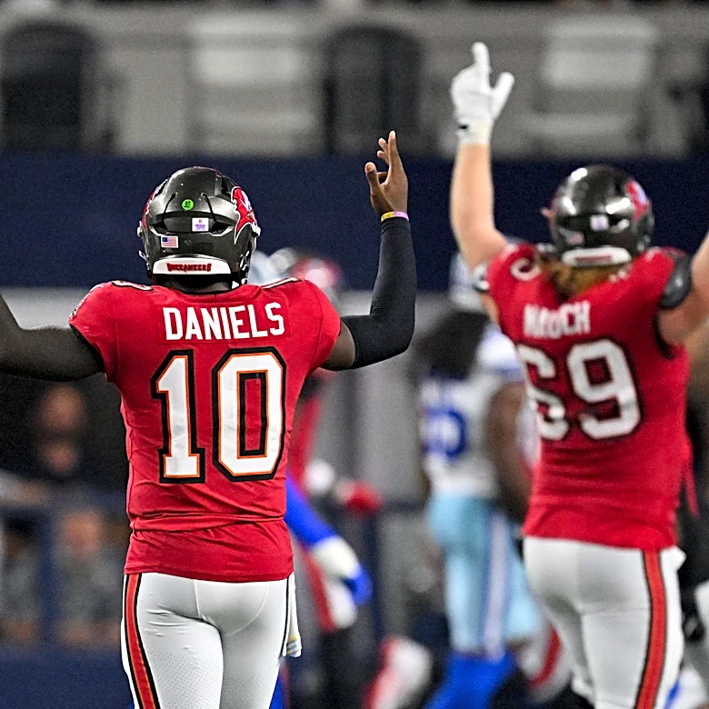 Jalon Daniels solid in upset win over Dallas