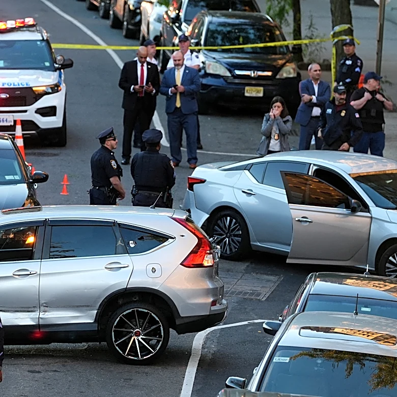 ICE shooting in NYC sparks clash between Mamdani and Trump administration