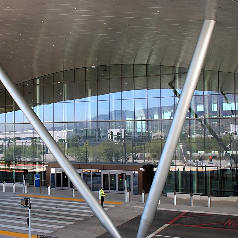 Travelers, see what's changed at Hollywood Burbank's new terminal