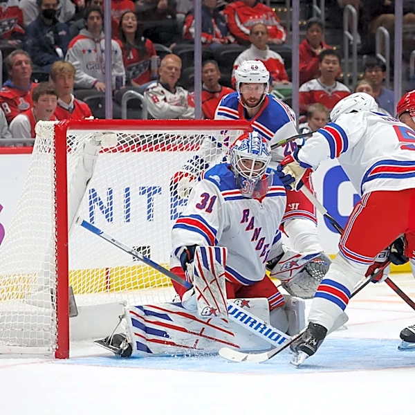 Igor Shesterkin injury update: Rangers star goalie needs help off ice after hurting leg