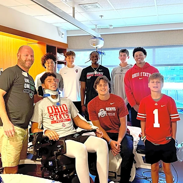 Ohio high school QB makes emotional return 50 days after spinal injury