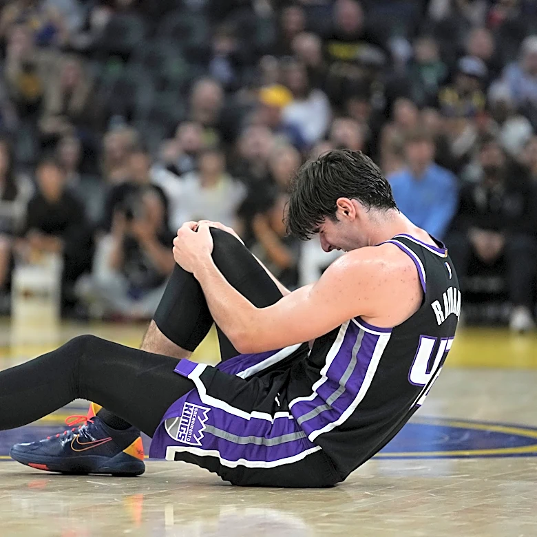 Maxime Raynaud injury update: Kings center taken off court on wheelchair