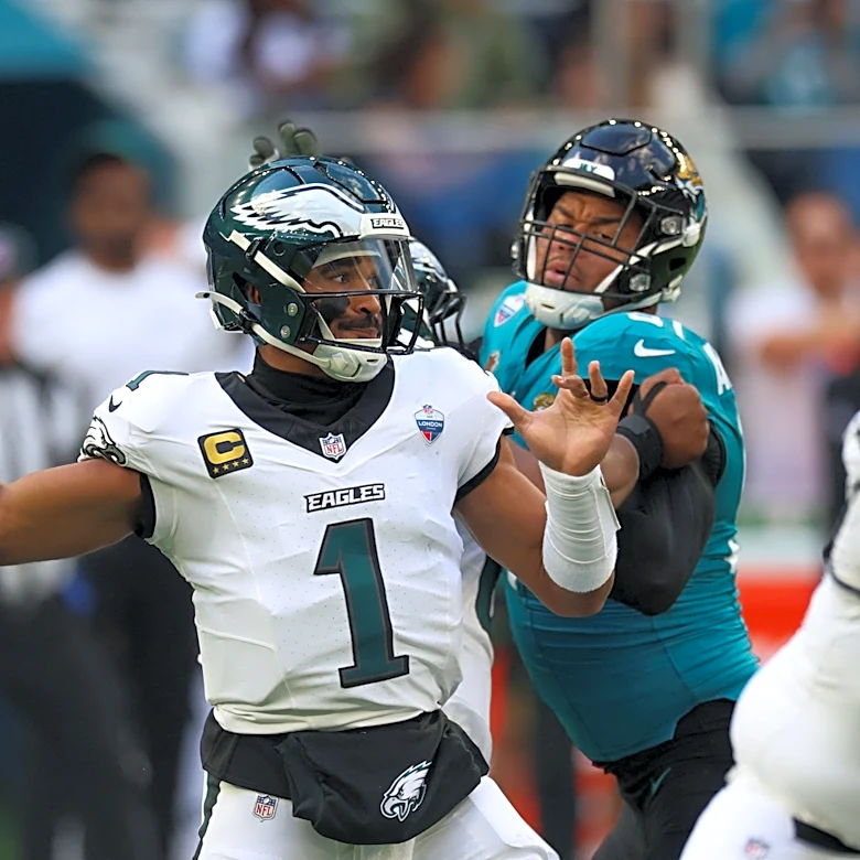 Jalen Hurts finishes with 200 yards in Week 5