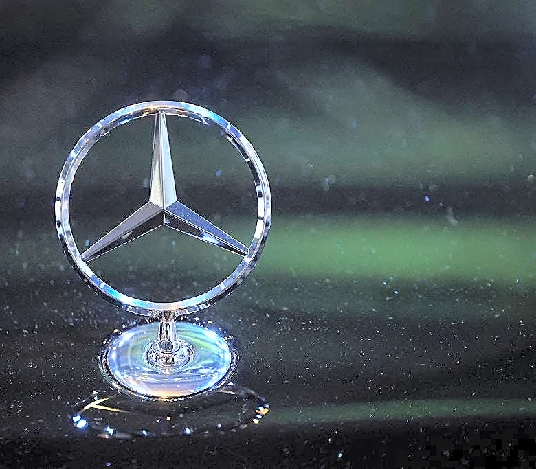 Mercedes-Benz recalls more than 30,000 cars over brake line issue