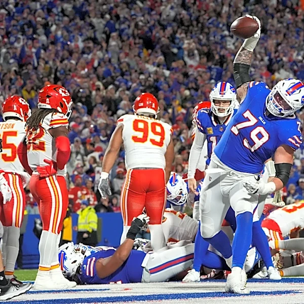 Spencer Brown injured in first half of Week 5 game