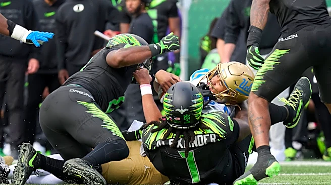 Oregon's Bear Alexander won't face discipline for punch to Nico Iamaleava