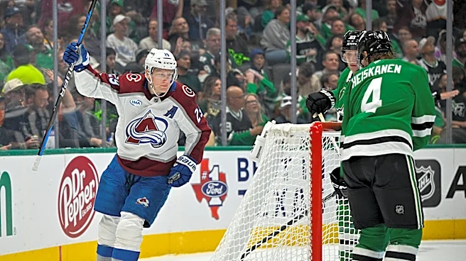 Nathan MacKinnon left bloody after big fight with Roope Hintz