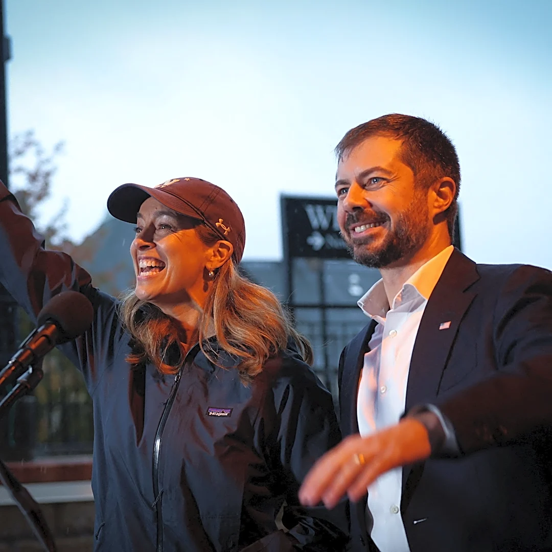 Democrats' not-so-secret midterm campaigns for the White House