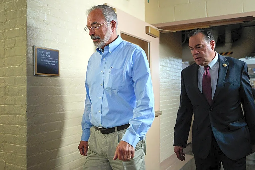 Republican congressman threatens student reporter over recording