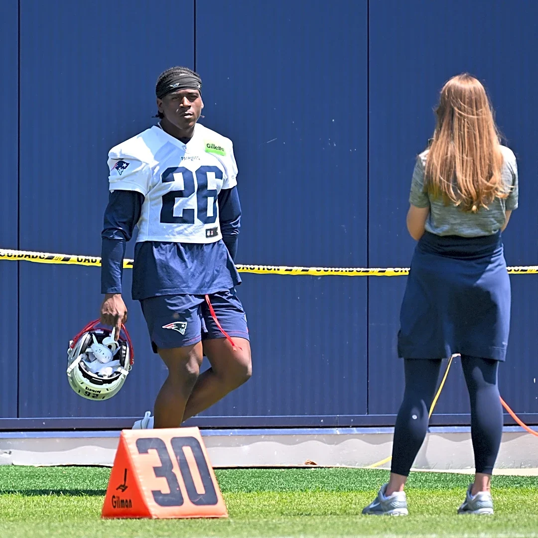 Patriots check out a trio of running backs