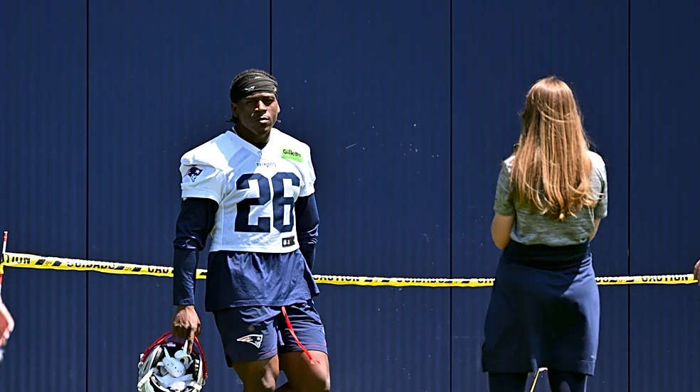 Patriots check out a trio of running backs