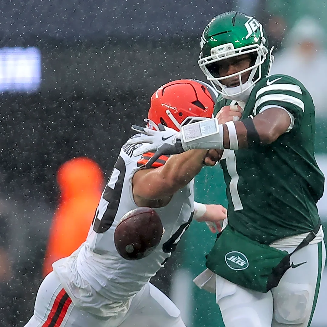 Carson Schwesinger questionable for Week 6