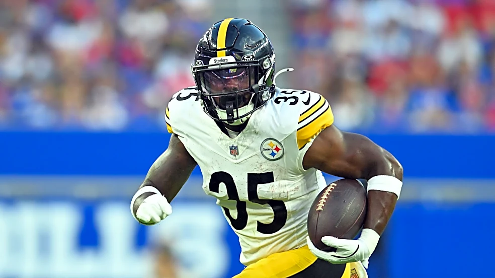 Lew Nichols signed to 53-man roster