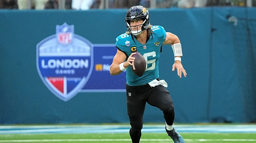 Trevor Lawrence tosses four TDs in Week 6 vs. Texans