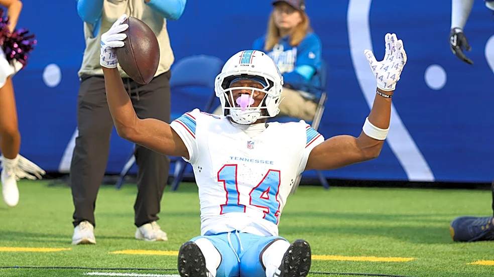 Carnell Tate reaches end zone in Week 6