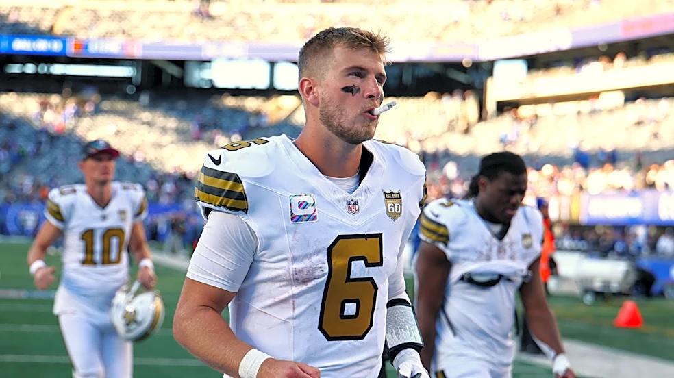 Tyler Shough accounts for four touchdowns in Week 6
