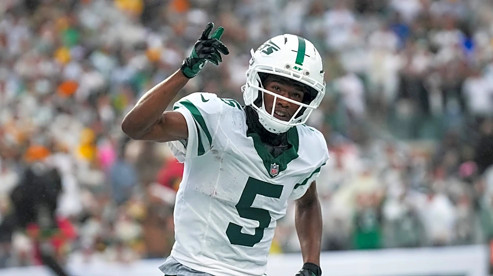 Garrett Wilson totals four catches in Week 6