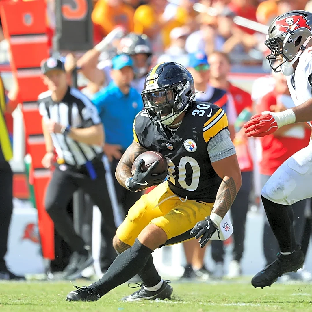 Jaylen Warren falls back to earth in Week 6 against Tampa Bay