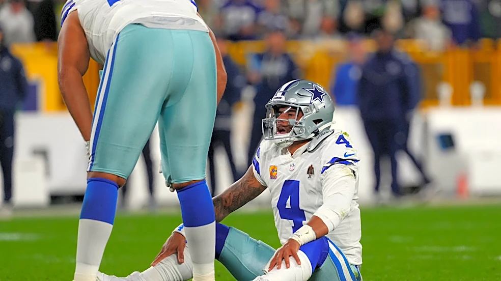 Tough night for Dak Prescott in loss at Lambeau
