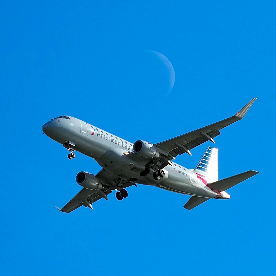 Odor forces American flight to return to airport after takeoff