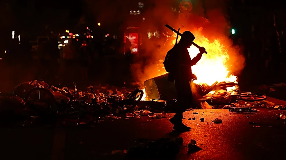 PSG-Barcelona to go ahead despite violent protests in France, minister says