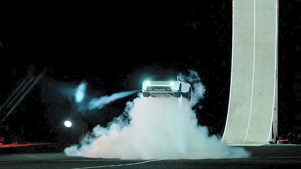 Alef Aeronautics takes playful jab at Tesla by flying over its cars