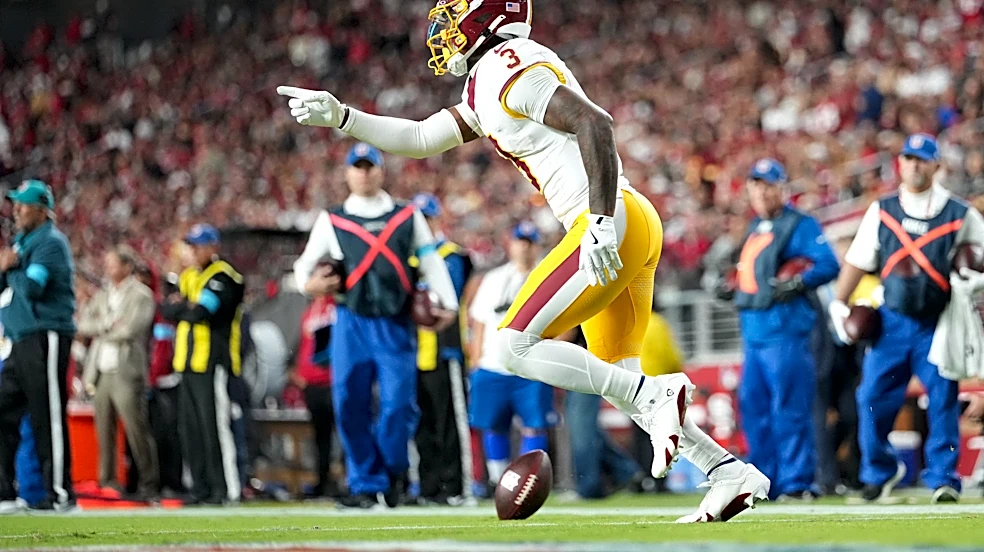 Stefon Diggs posts six catches in his return to the lineup