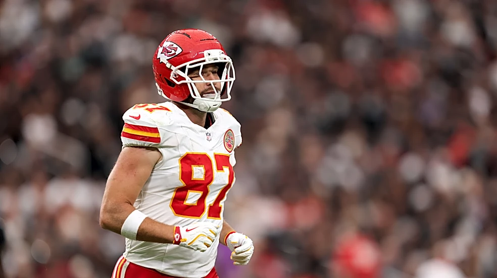 Jason Kelce scared Travis Kelce, Taylor Swift with early-morning call