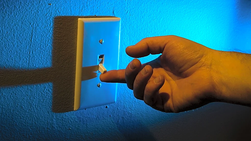 Electricity bills force 1 in 5 Americans to cut grocery costs
