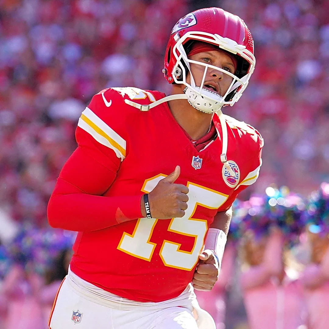 Patrick Mahomes practicing Wednesday