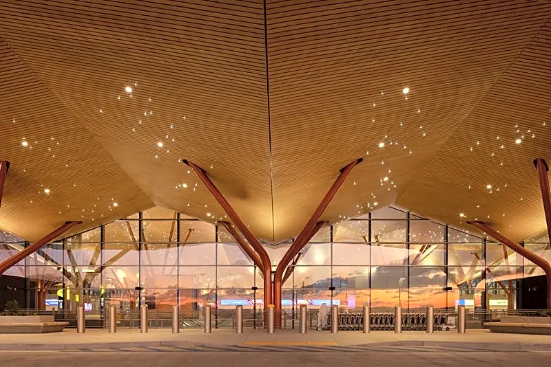 Pittsburgh airport opens one of the only outdoor airport terraces in US