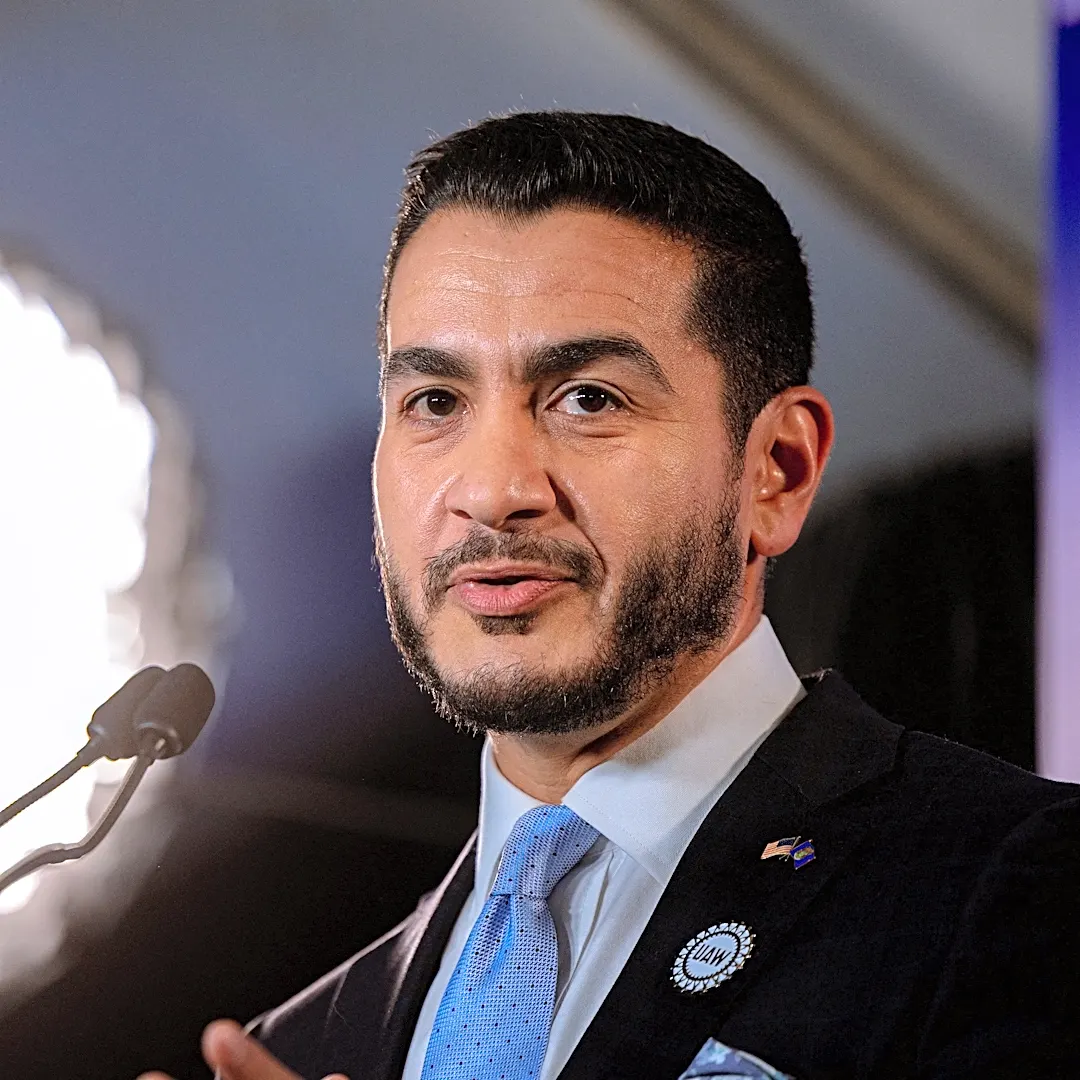 Abdul El-Sayed hits podcast circuit and bench press in Senate bid