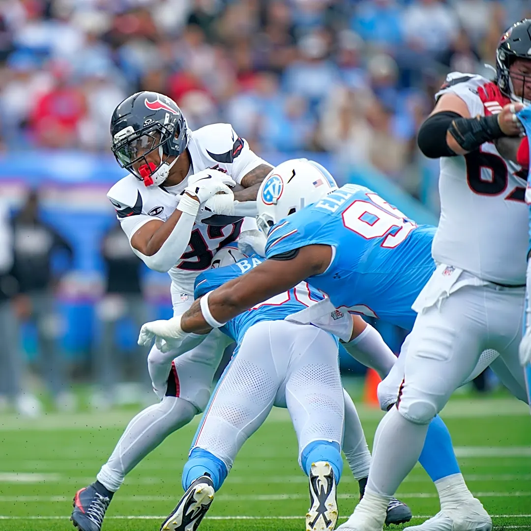 David Montgomery remains sidelined Thursday