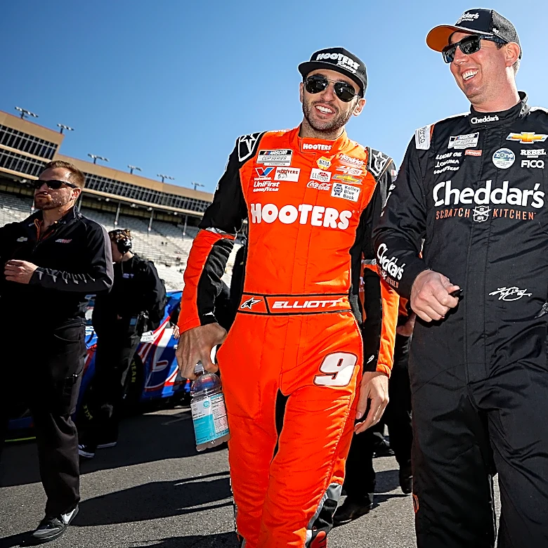 Kyle Busch never thought he’d win NASCAR’s fan award. Chase Elliott wants to change that