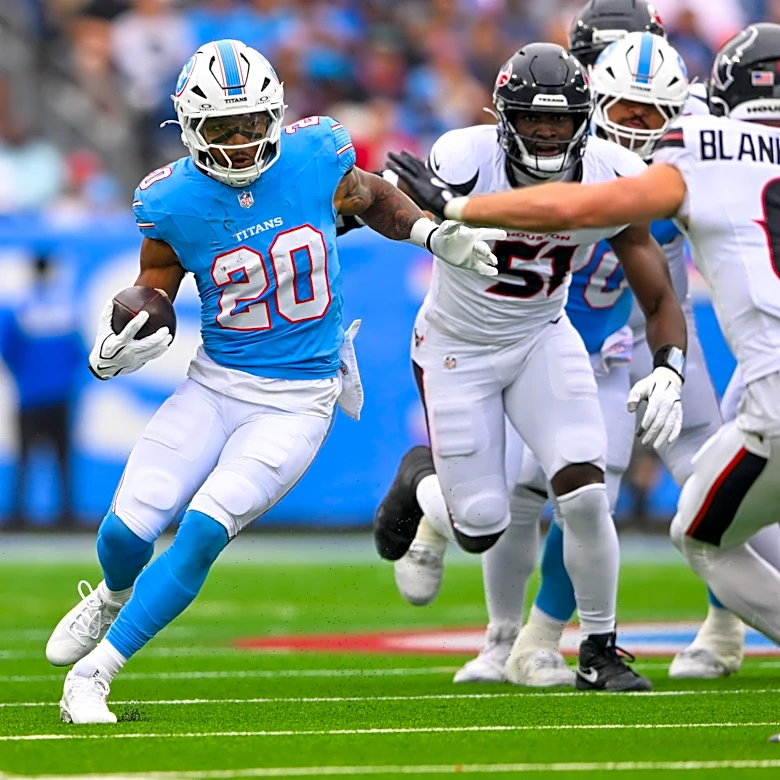 Tony Pollard back on practice field Friday