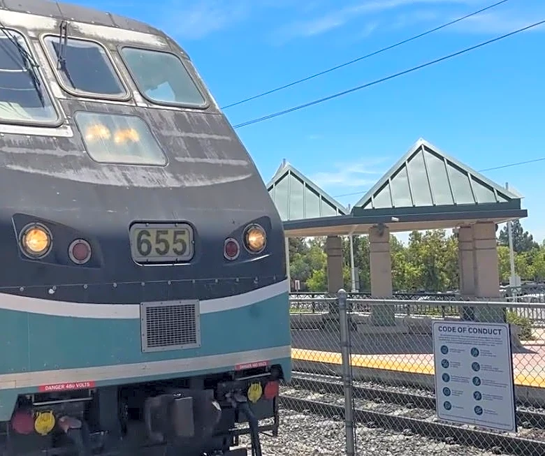 High tides to disrupt SoCal travel. Metrolink, Amtrak schedule updates