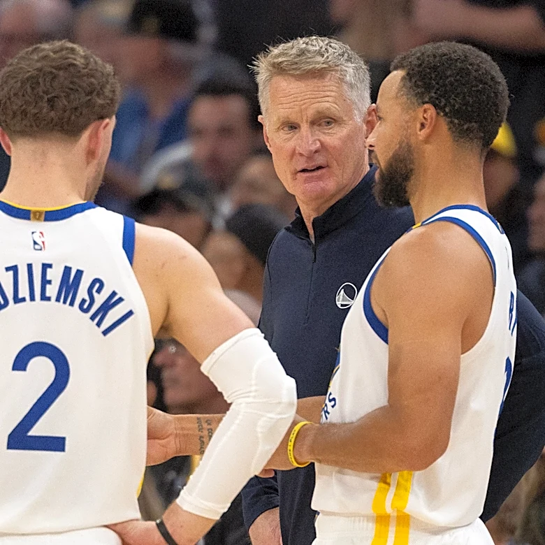 Warriors 0-2 after stunning fourth-quarter collapse against Grizzlies