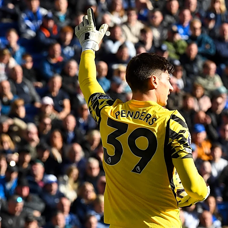 Chelsea lineup vs Tottenham: Mike Penders set to replace Emiliano Martinez