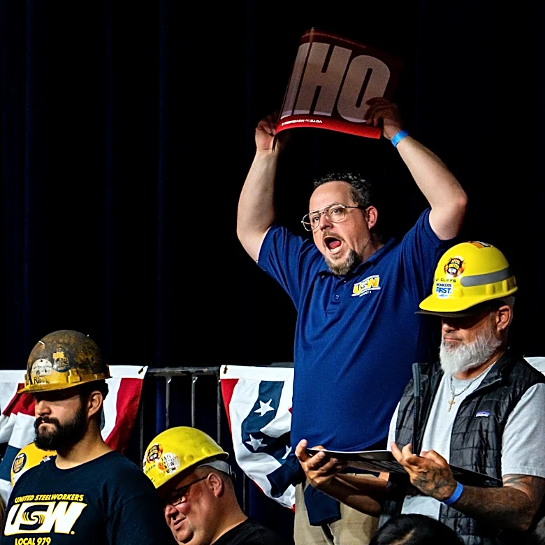 'We are voting for change right here in Ohio,' Obama tells Cleveland crowd