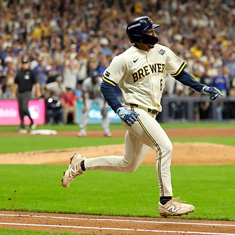 Brewers take 2-0 lead, shop World Series tickets in Tampa Bay